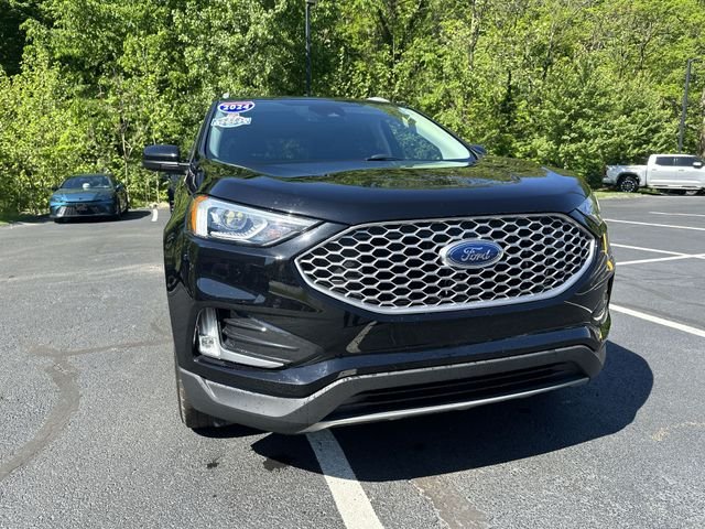Used 2024 Black Ford SEL image 12