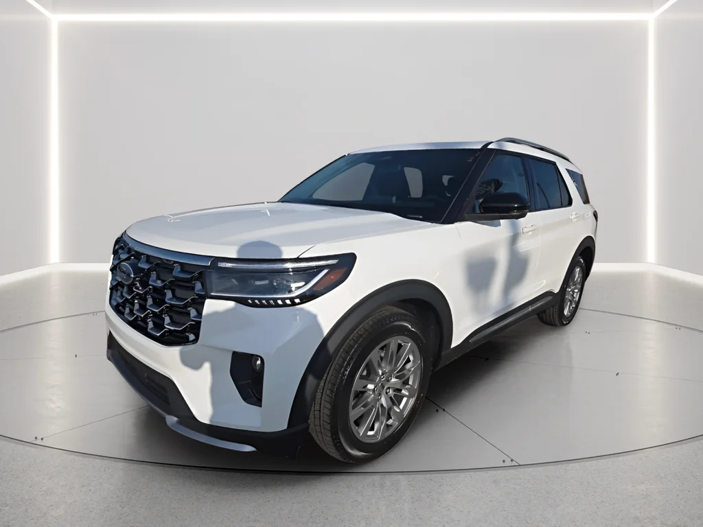 New 2026 Star White Metallic Tri-Coat Ford Platinum™ image 1