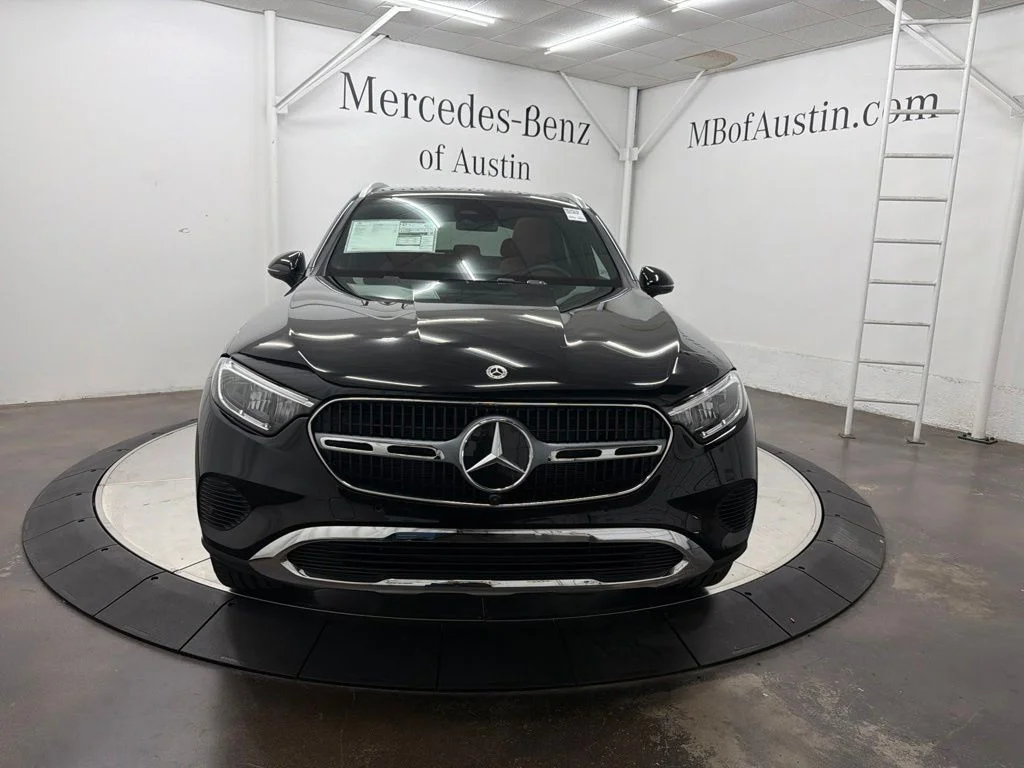 New 2027 Black Mercedes-Benz GLC 300 image 2