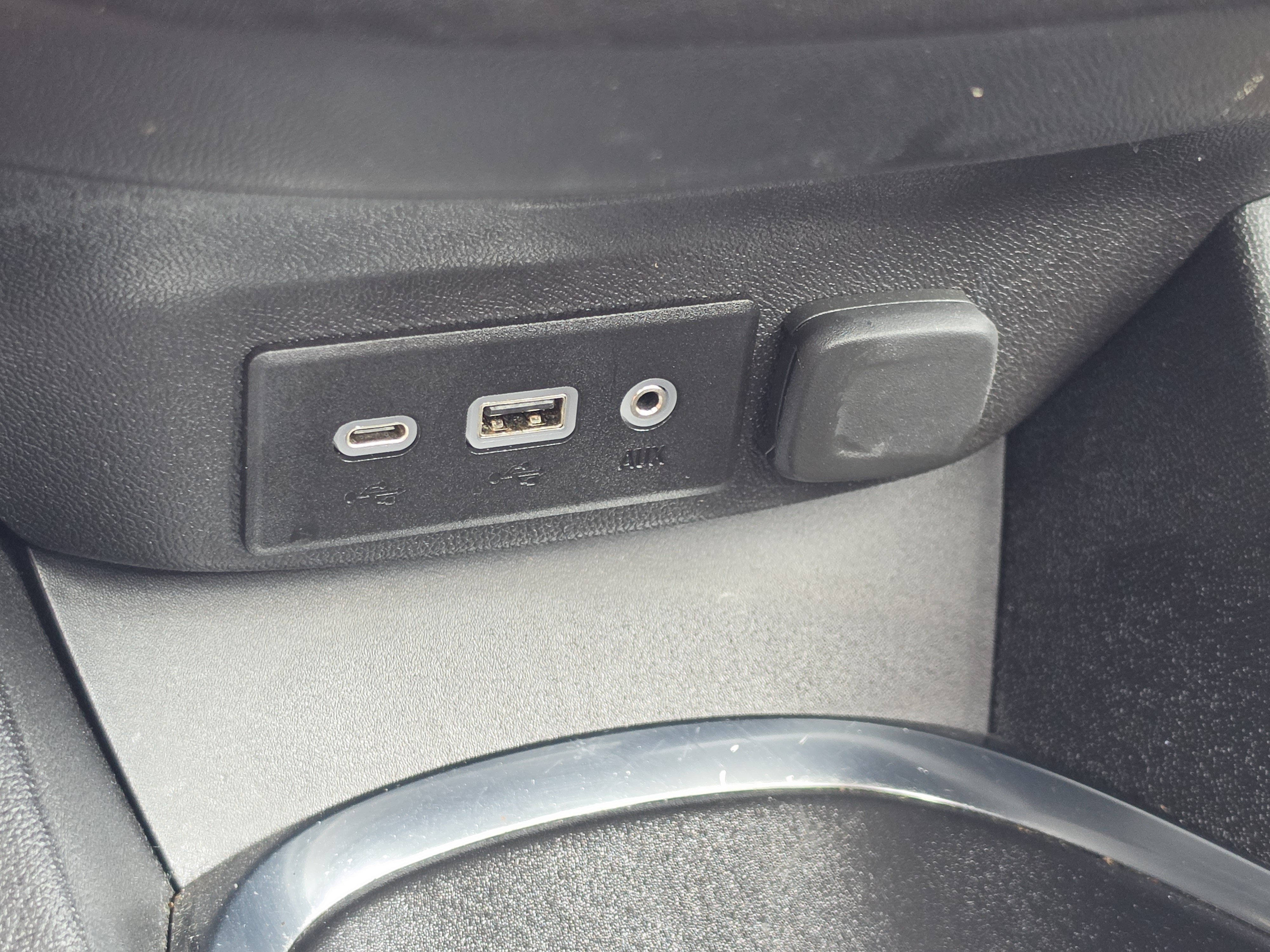 Used 2024 Summit White Chevrolet LT image 25