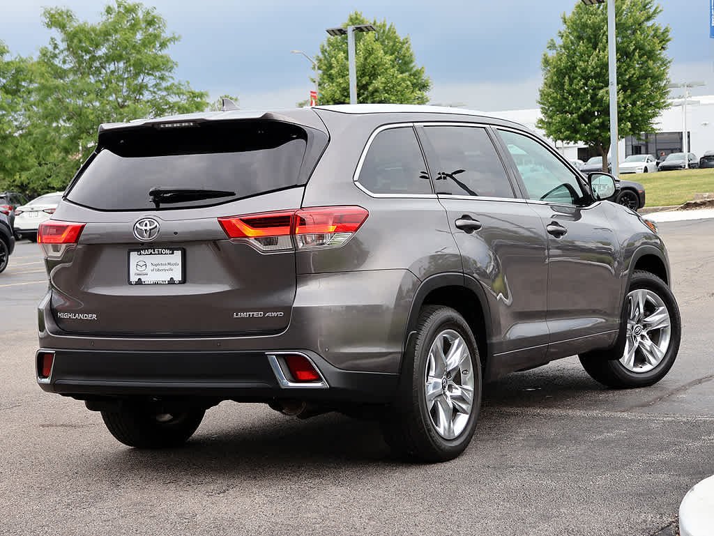 Used 2018 Predawn Gray Mica Toyota Limited image 7