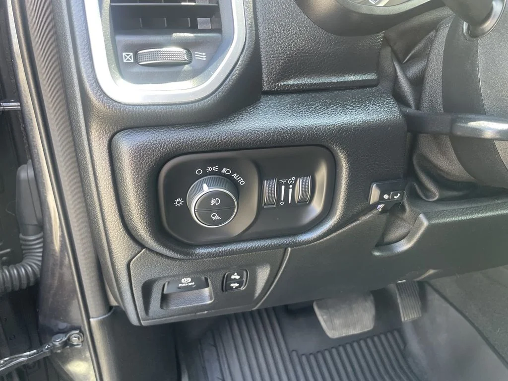 Used 2020 Maximum Steel Metallic Clearcoat Ram Laramie image 18