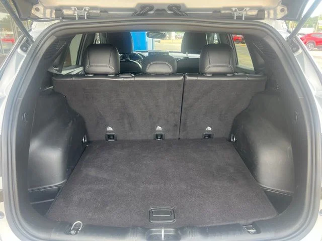 Used 2025 Silver Jeep Limited image 13