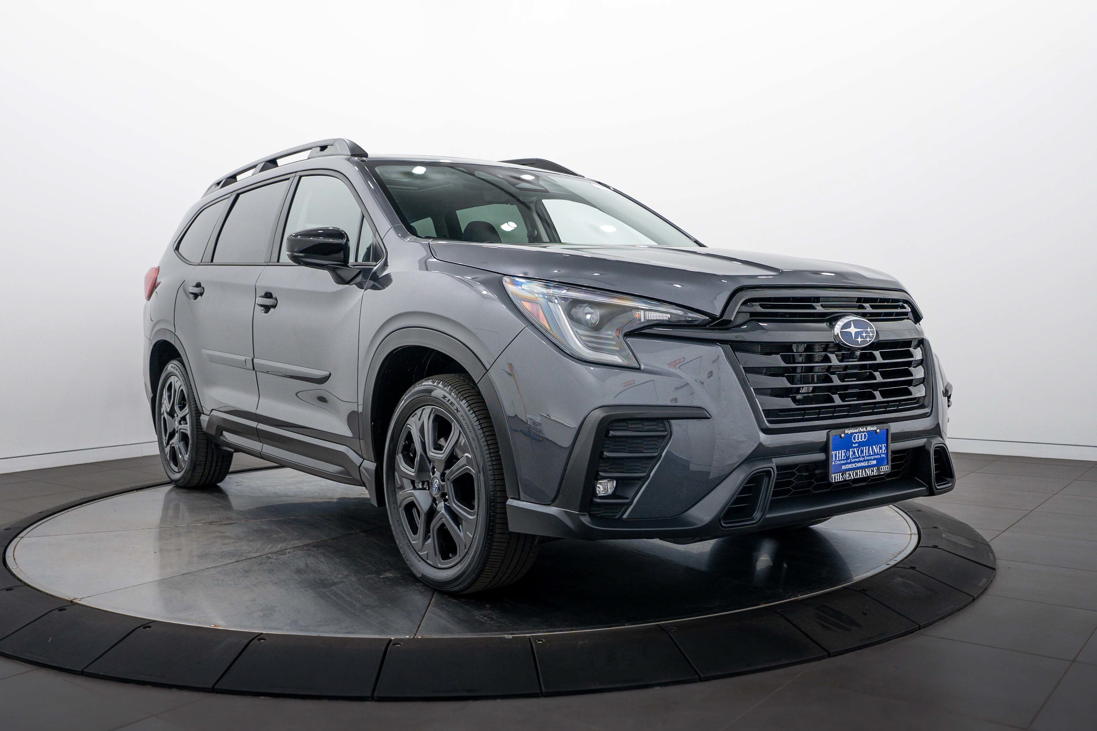Used 2025 Magnetite Gray Metallic Subaru Onyx Edition Touring image 1