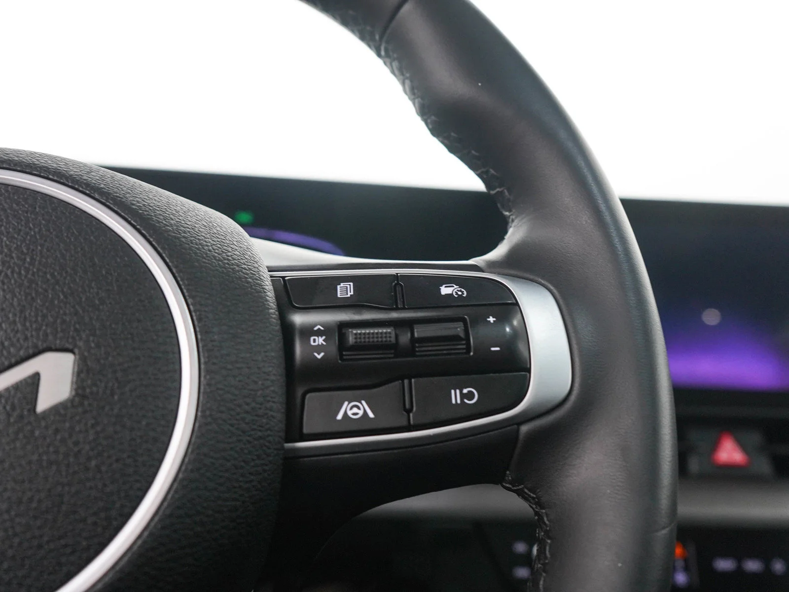 Used 2023 Jungle Green Kia X-Line AWD Premium Package image 27