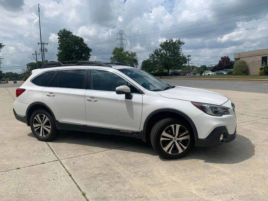 Used 2019 White Subaru 2.5i image 11