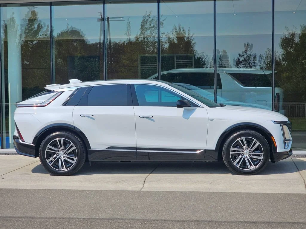 New 2026 Vibrant White Tricoat Cadillac Luxury image 6