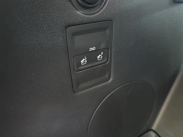 Used 2025 Silver Hyundai SEL Premium image 15