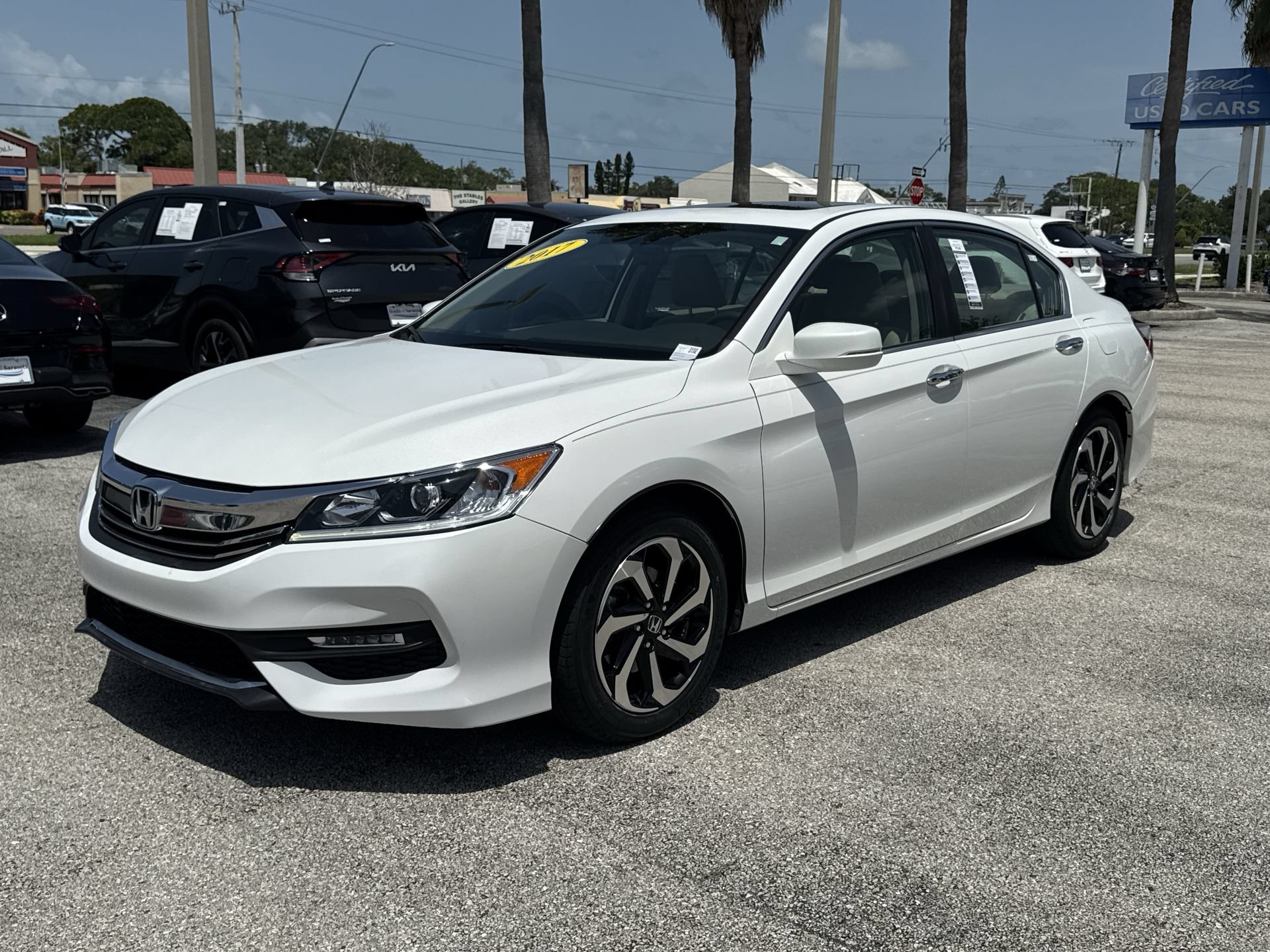 Used 2017 White Honda EX image 10