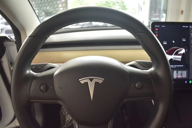 Used 2018 White Tesla Long Range image 31