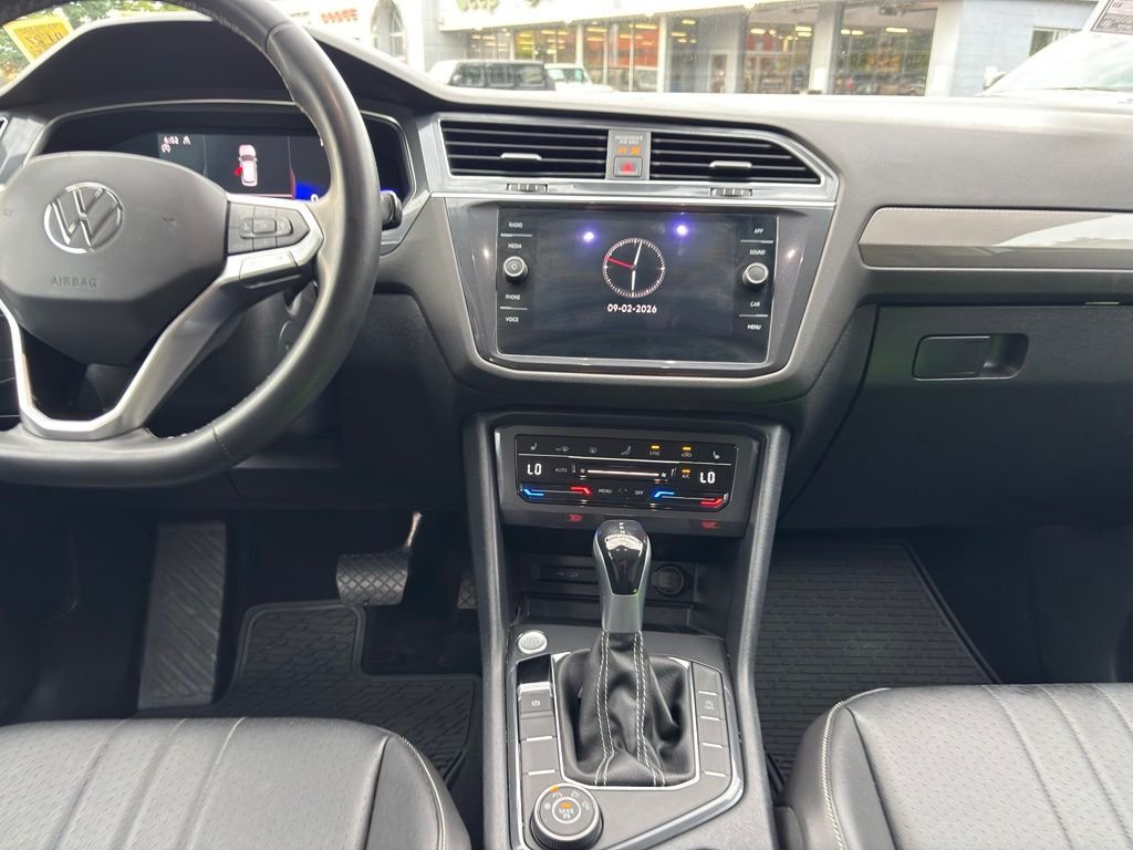 Used 2022 Gray Volkswagen 2.0T SE image 19