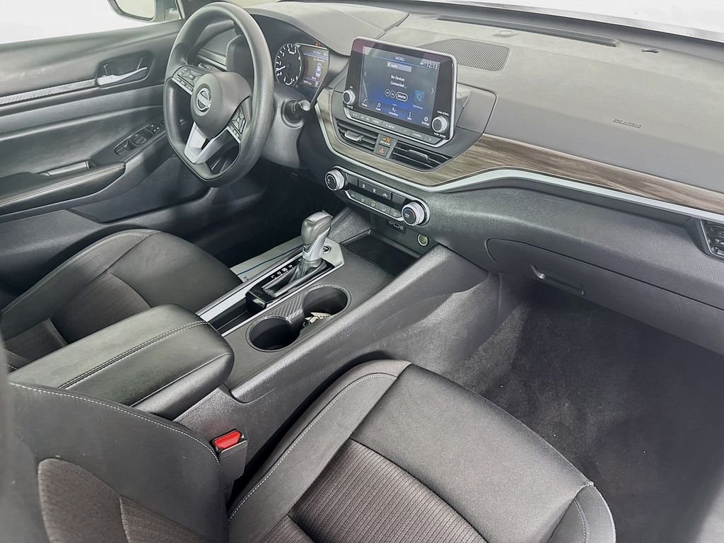 Used 2025 Glacier White Nissan 2.5 SV image 33
