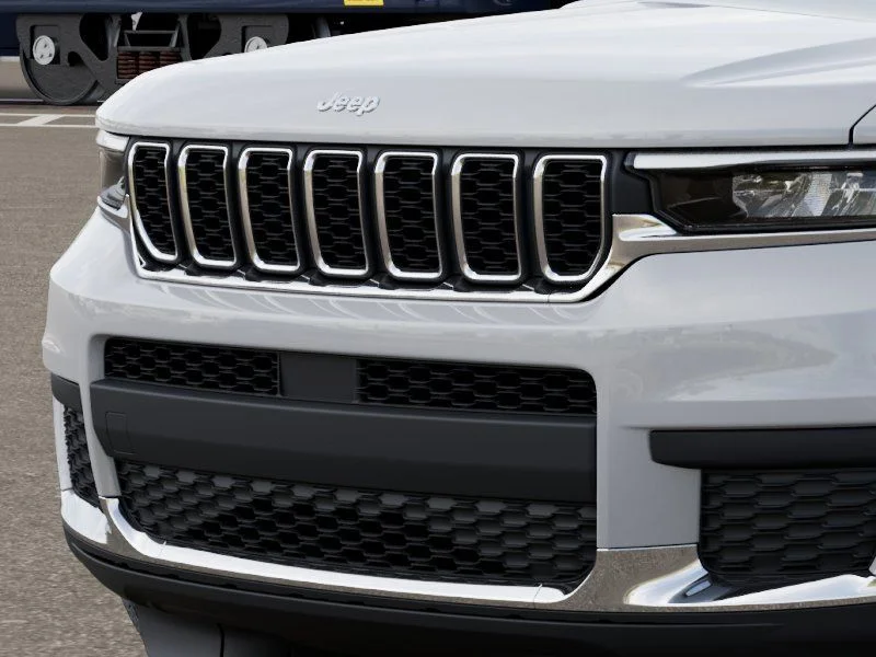 New 2026 Bright White Clear-Coat Exterior Paint Jeep Laredo image 11