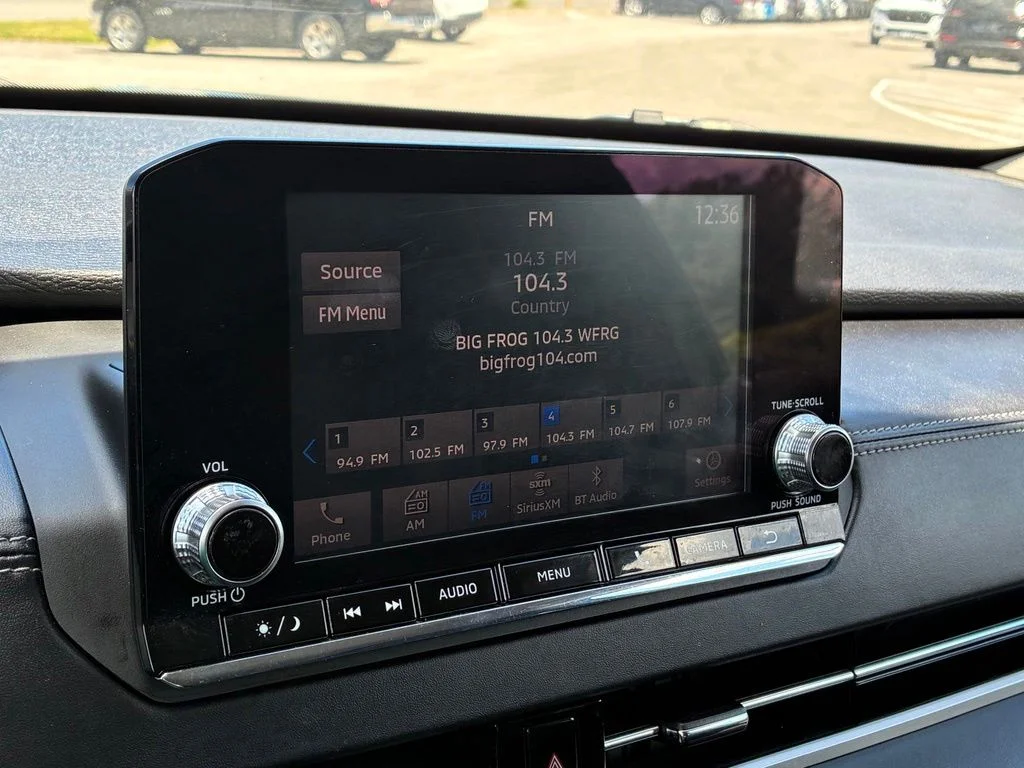 Used 2022  Mitsubishi ES image 22