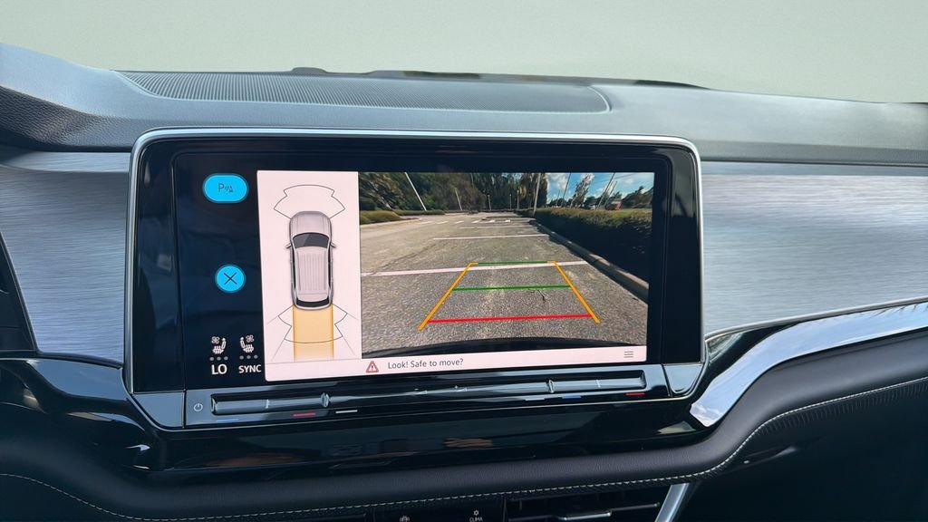 New 2026 Deep Black Pearl Volkswagen SE w/Technology image 13