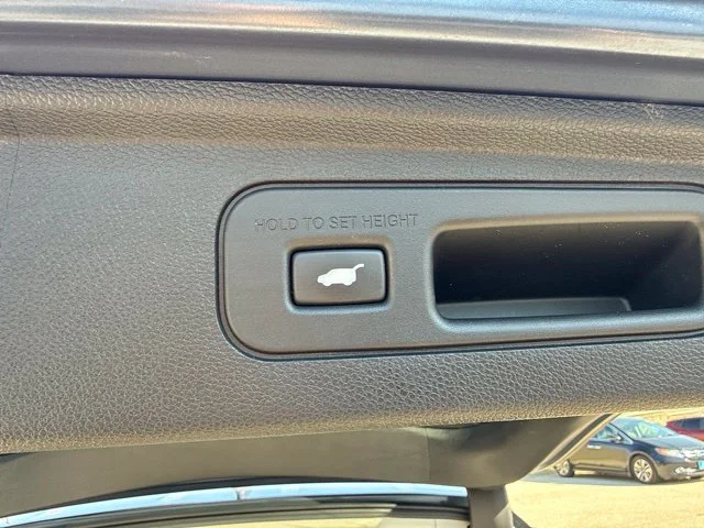 Used 2025 Silver Honda EX-L image 26