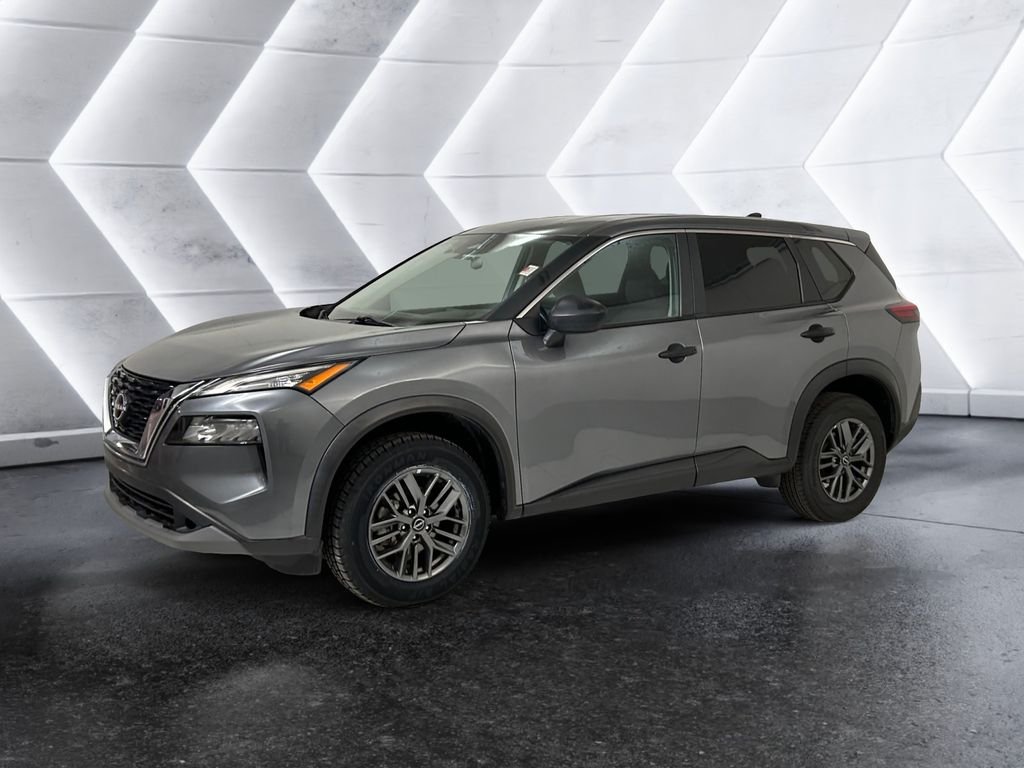 Used 2023 Gray Nissan S image 3