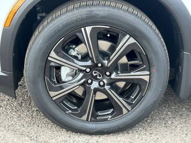 New 2026 2T RAD WHT INFINITI Autograph AWD image 10