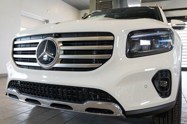Used 2026 White Mercedes-Benz GLB 250 image 11