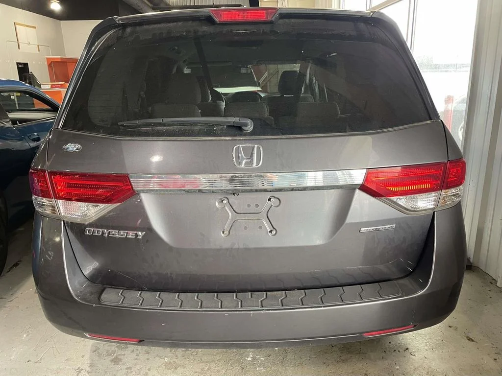 Used 2016 Gray Honda SE image 5