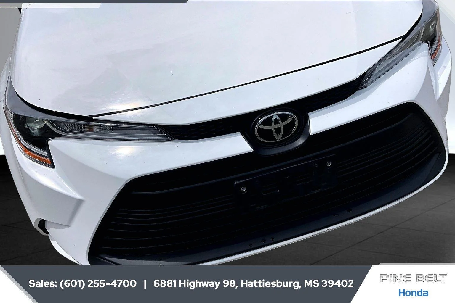 Used 2024 Ice Cap Toyota LE image 21