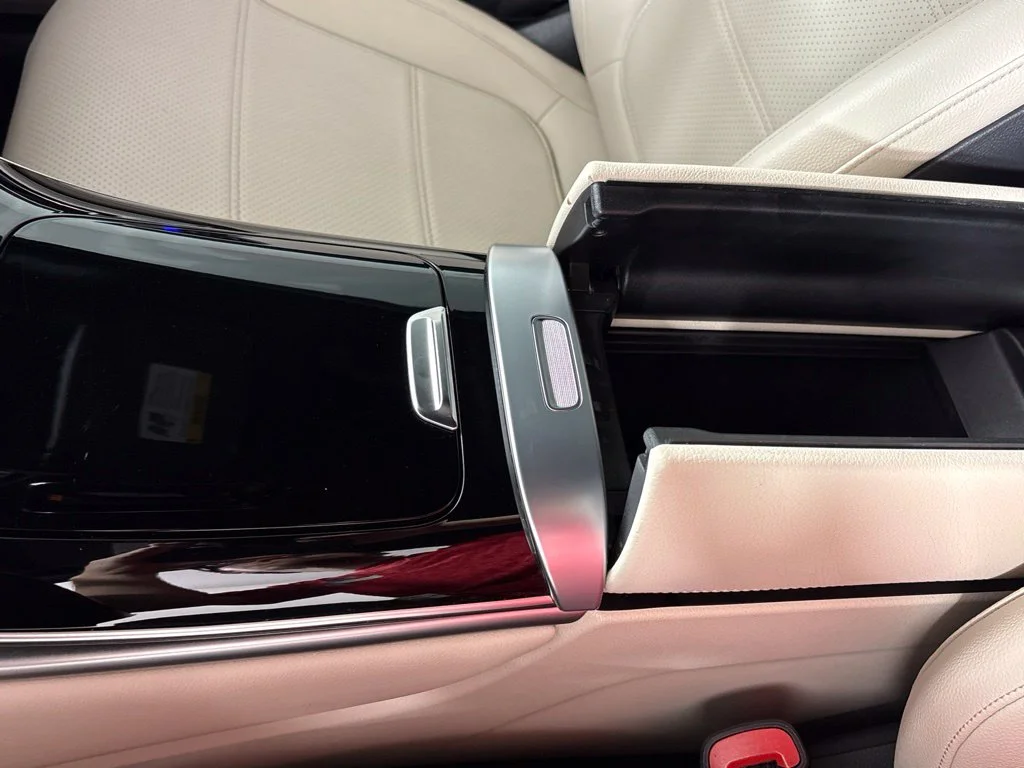 Used 2025 White Mercedes-Benz GLC 300 image 40
