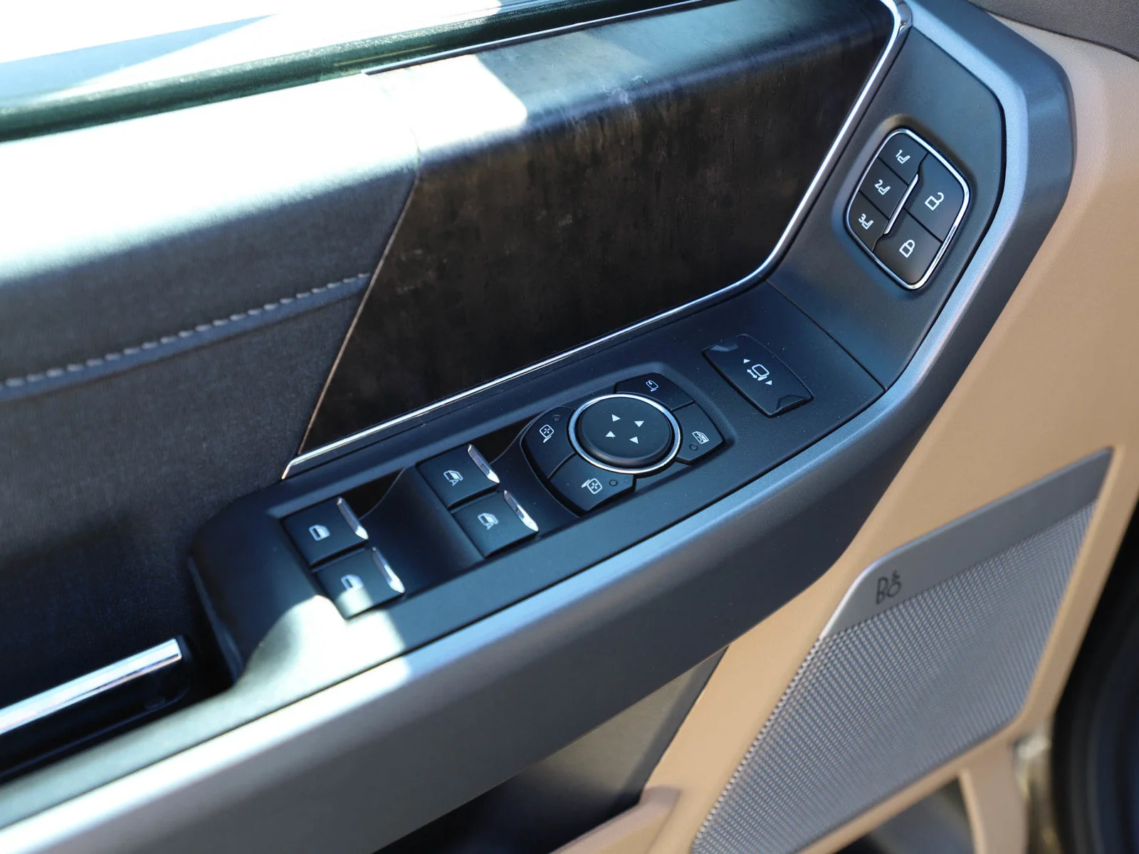 Used 2024 Bronze Metallic Ford Lariat image 20