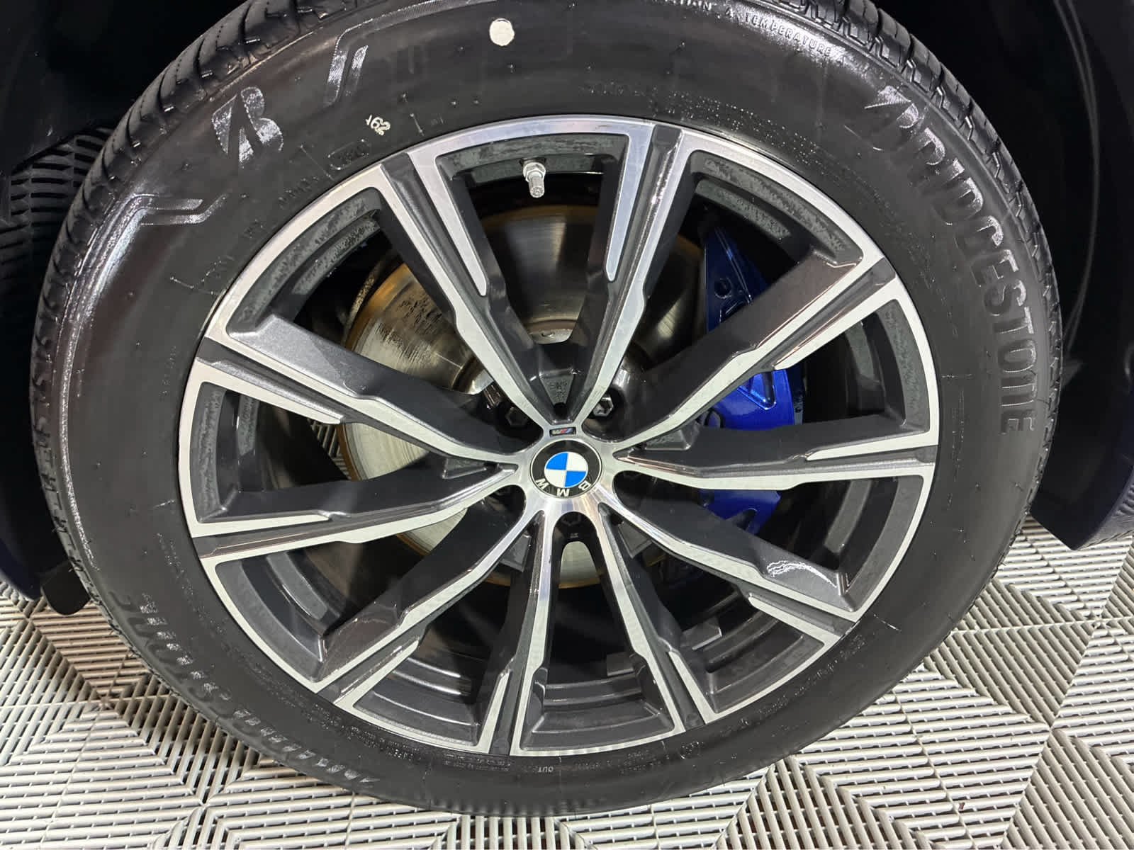 Used 2026 Tanzanite Blue II Metallic BMW xDrive40i image 11