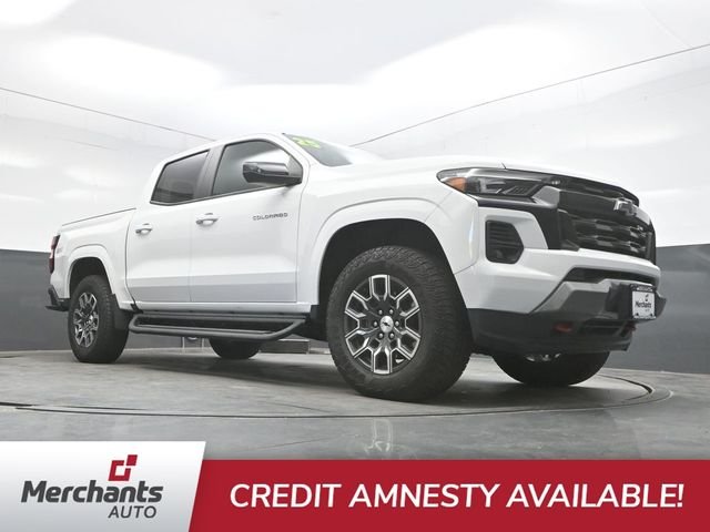 Used 2025 White Chevrolet Z71 image 32