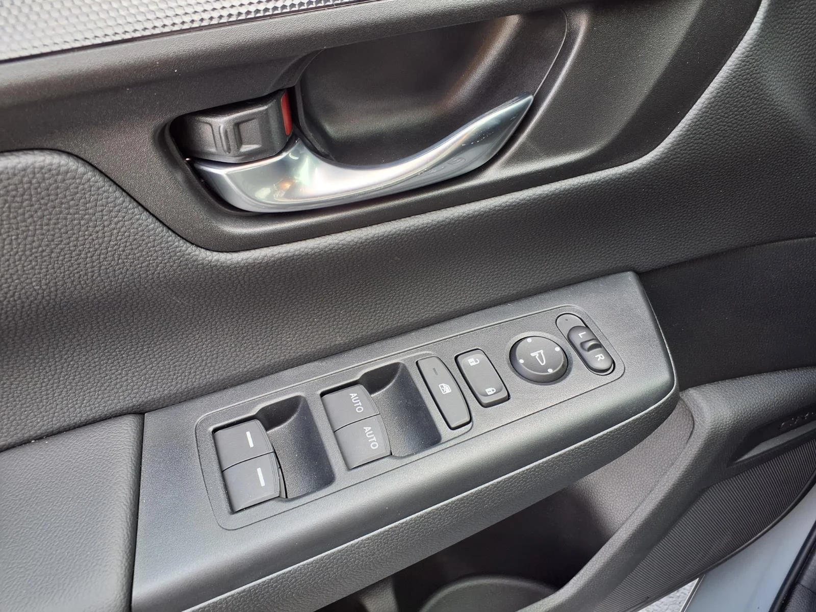 2026 Honda CR-V EX - Photo 11