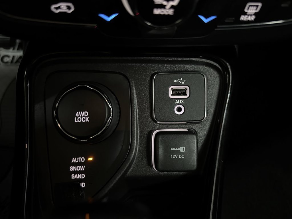 Used 2018 White Clearcoat Jeep Limited image 30