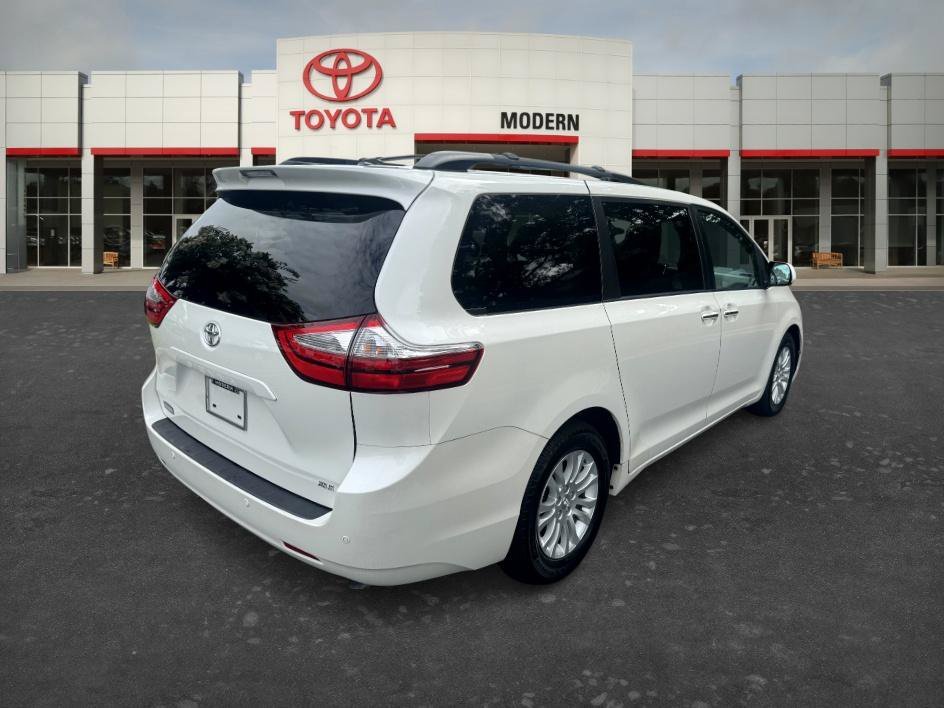 Used 2017 Blizzard Pearl Toyota XLE image 5