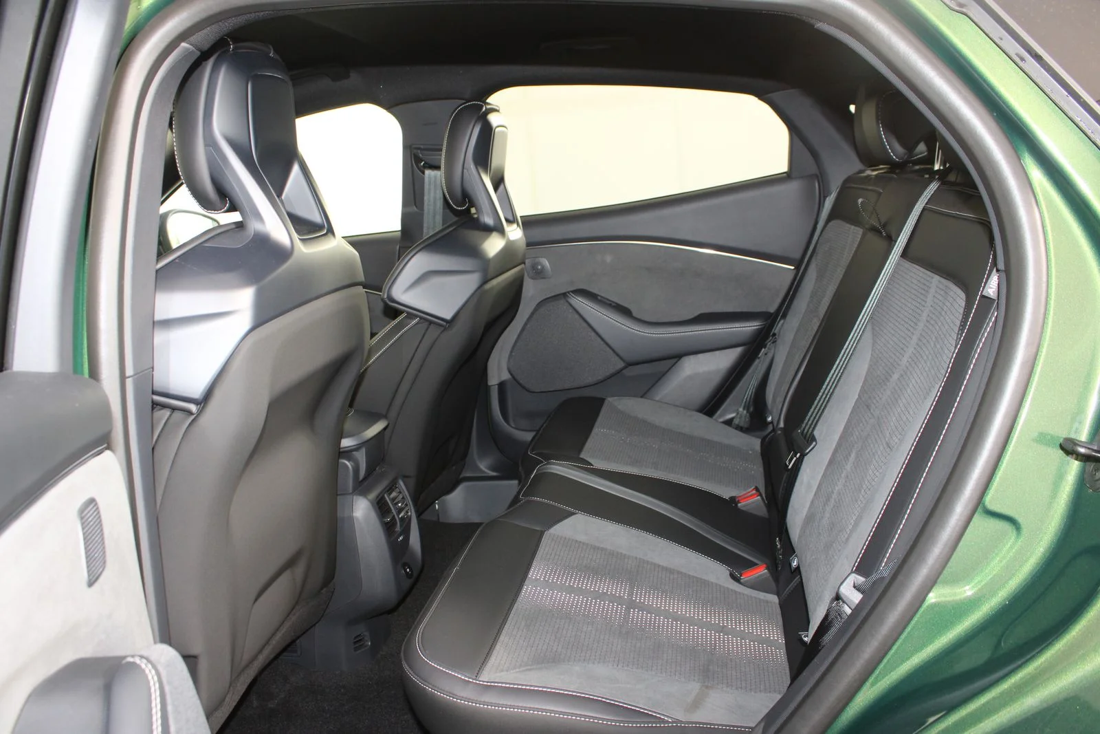 Used 2025 Green Ford GT image 11