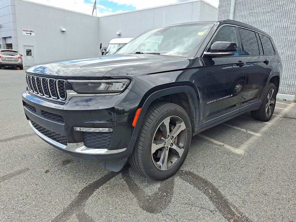 Used 2023 Black Jeep Limited image 3