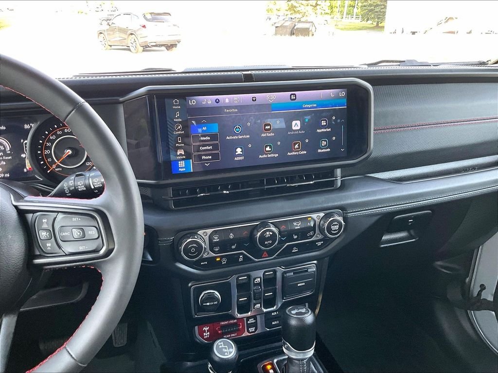 Used 2024 Silver Jeep Rubicon image 18