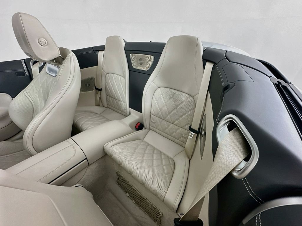 New 2027 MANUFAKTUR Moonlight White Metallic Mercedes-Benz SL 63 AMG® image 25
