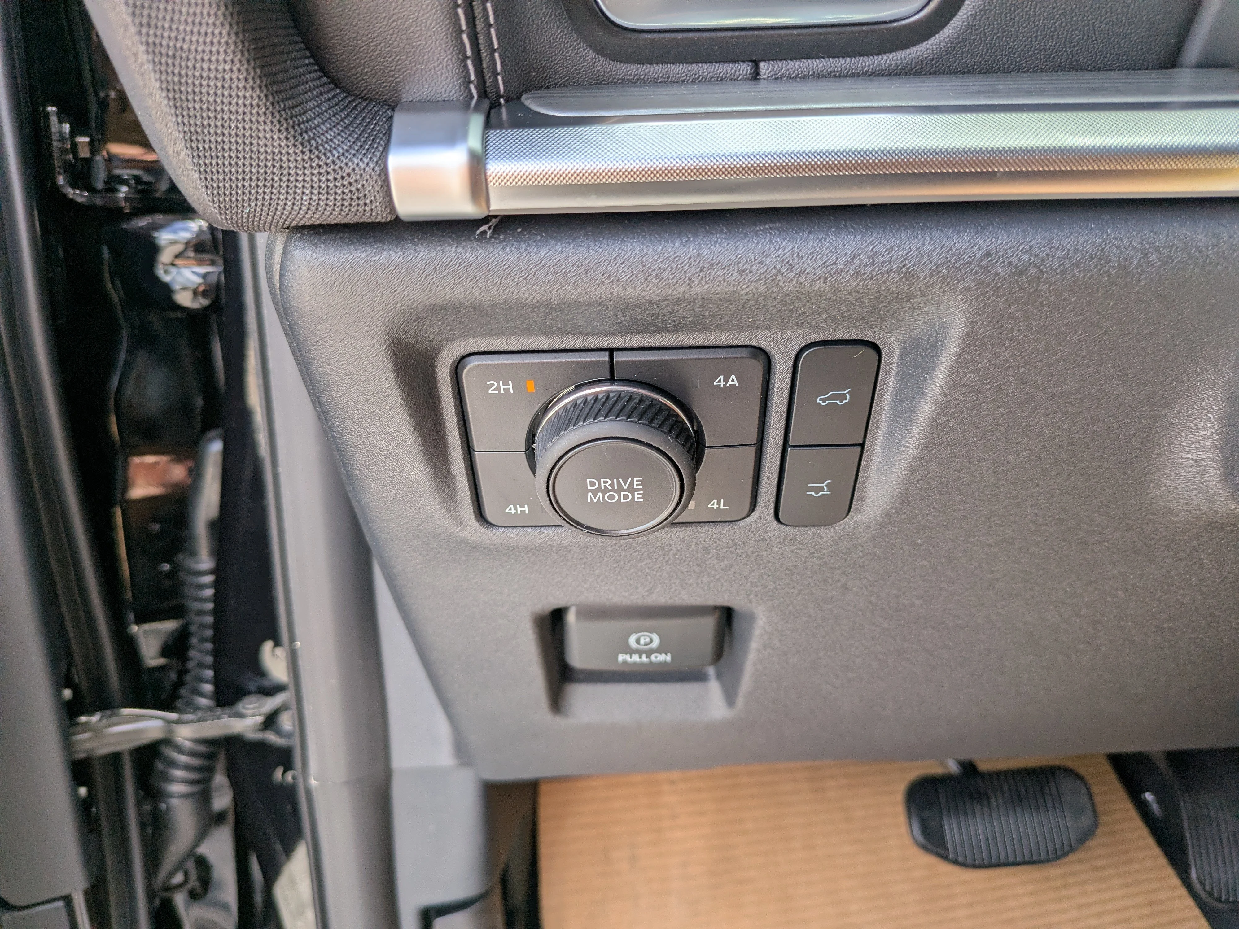 New 2026 Agate Black Metallic Ford Platinum® image 25