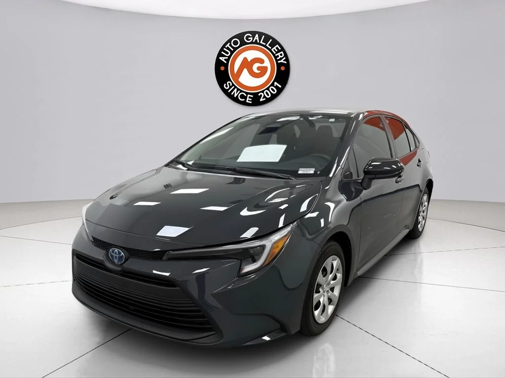 Used 2025 Gray Toyota LE image 7