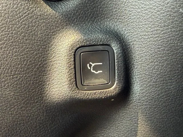 Used 2018 Spitfire Orange Clearcoat Jeep Trailhawk image 18