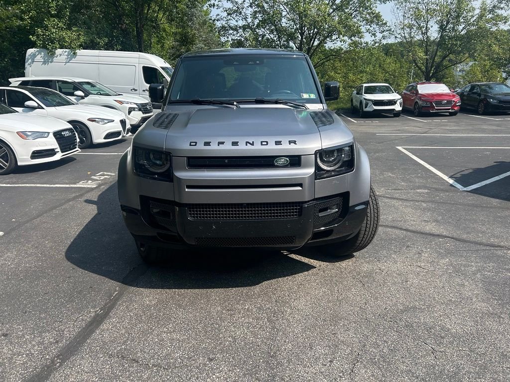 Certified Used 2024 Santorini Black Metallic Land Rover X-Dynamic SE image 3
