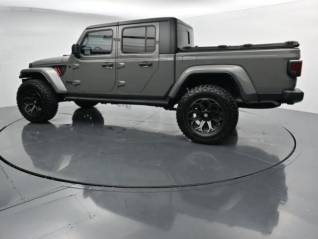 Used 2023 Gray Jeep Sport S image 5