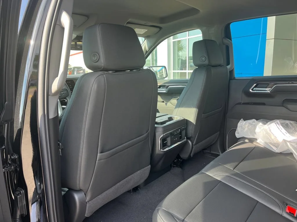 2026 GMC Sierra 1500 SLT - Photo 14