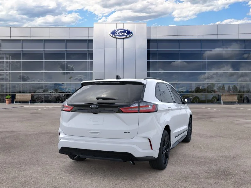 New 2023 Oxford White Ford SE image 8