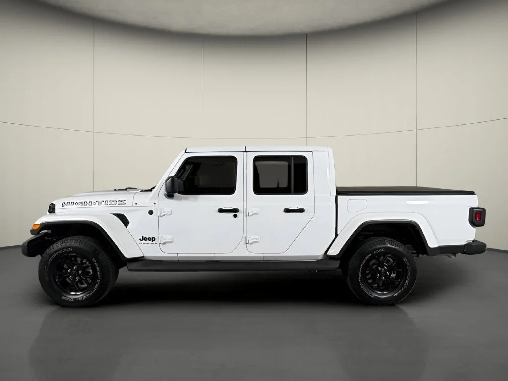 Used 2025 White Jeep High Tide image 5