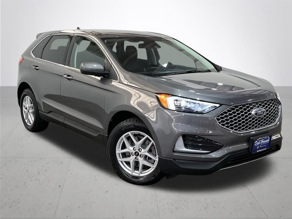 Used 2024 Gray Ford SEL image 7