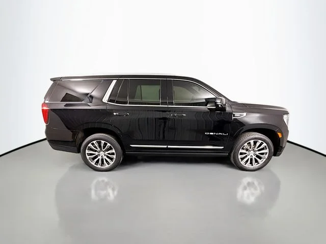 Used 2021 Black GMC Denali image 9