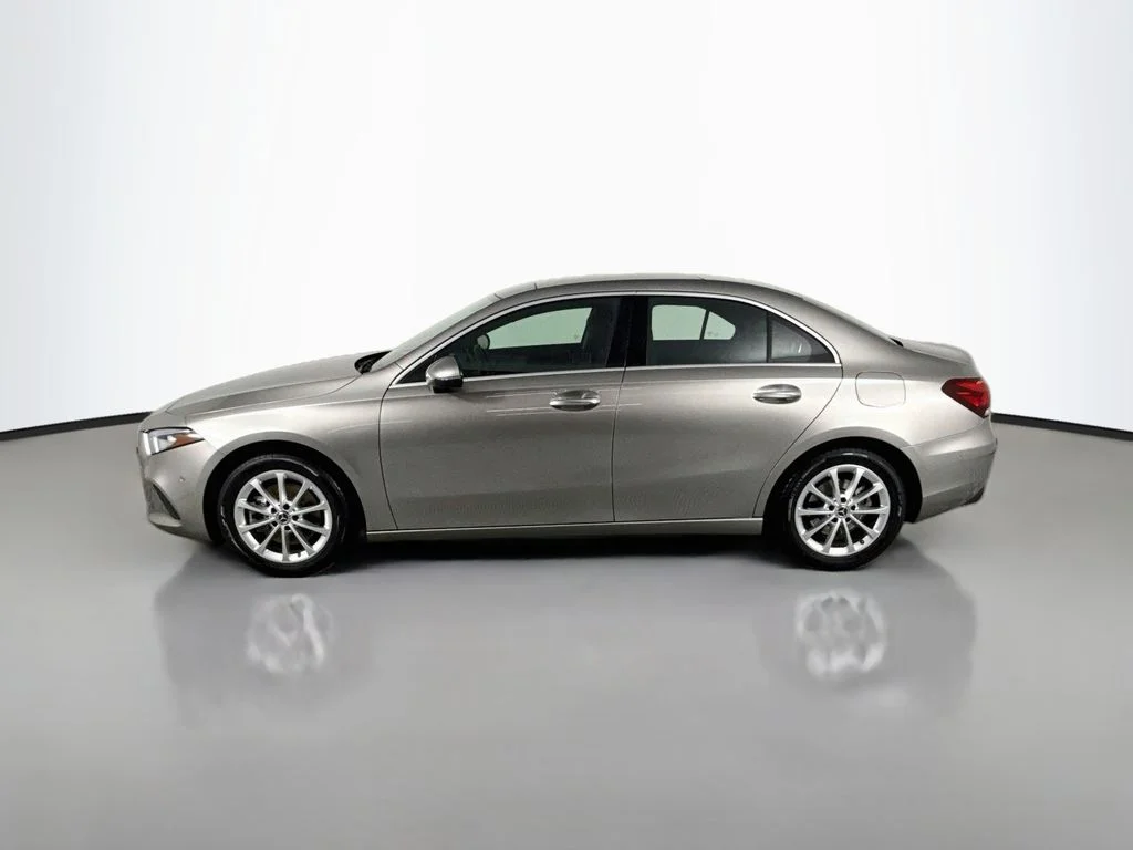 Used 2019  Mercedes-Benz A 220 image 2