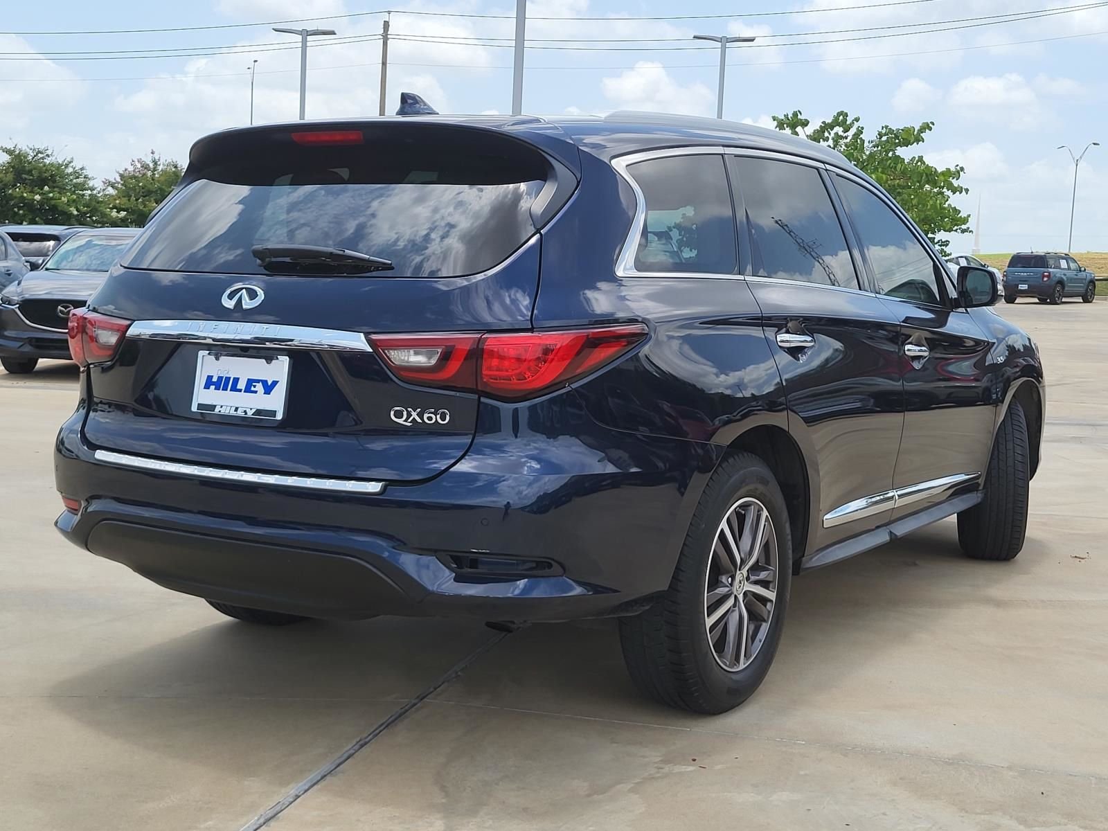 Used 2019 Hermosa Blue INFINITI LUXE image 3
