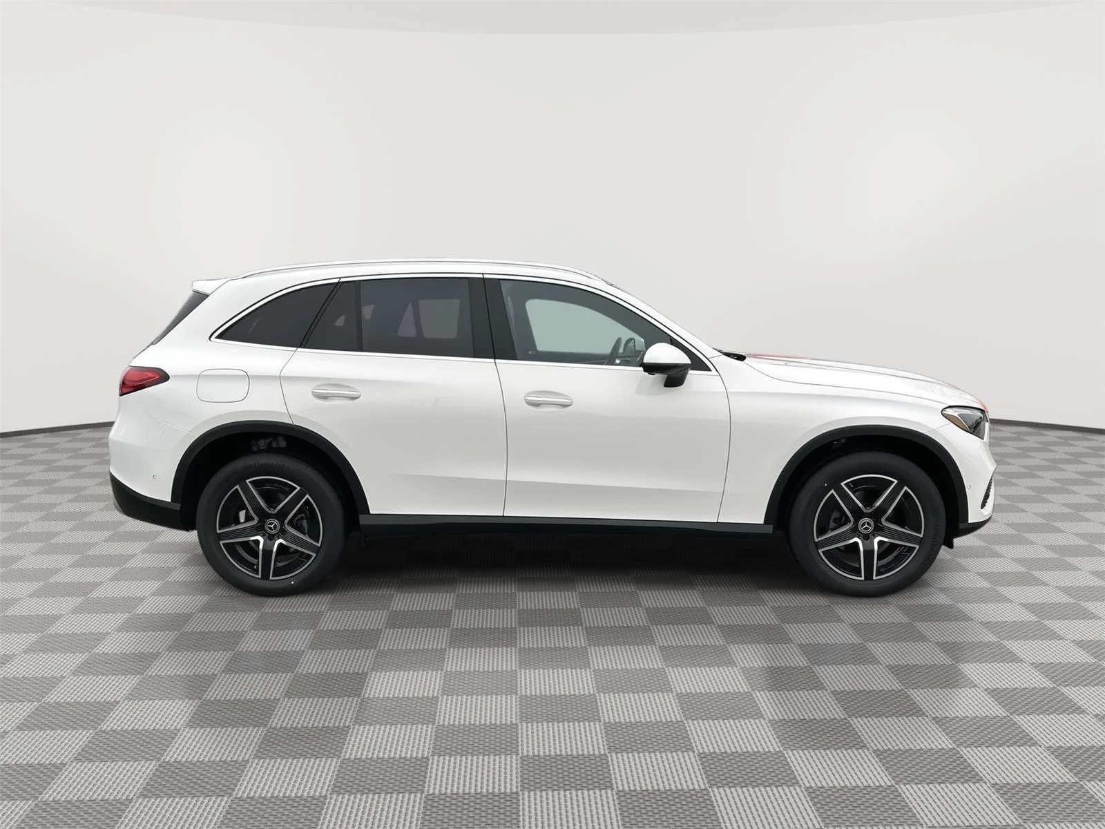 New 2026 Polar White Mercedes-Benz GLC 300 image 2