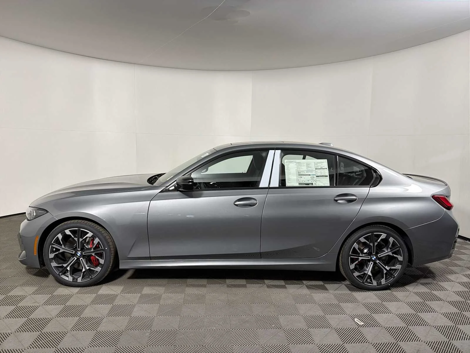 New 2026 Skyscraper Grey Metallic BMW 330i xDrive image 4